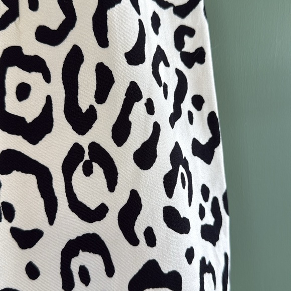 NWT Ann Taylor White Black Animal Print Midi Pencil Skirt Sz 8 - Picture 8 of 8